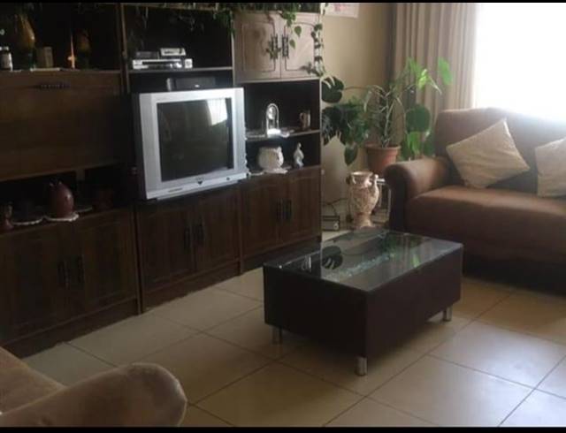 3 BEDROOM HOUSE FOR SALE IN JABAVU